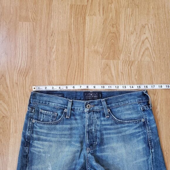 🦋 LUCKY BRAND 🦋 The Boyfriend Raw Hem Denim Shorts - [Size 32] - Picture 4 of 8